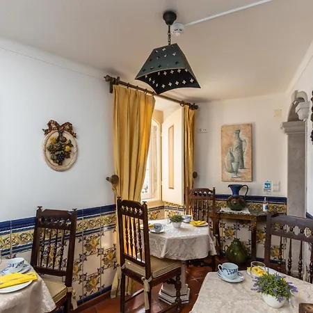 Casa De S. Thiago Do Castelo