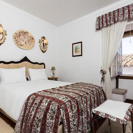 Casa De S. Thiago Do Castelo Óbidos