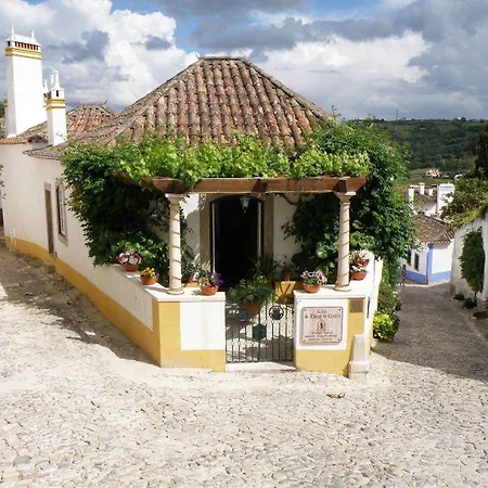 Casa De S. Thiago Do Castelo Óbidos