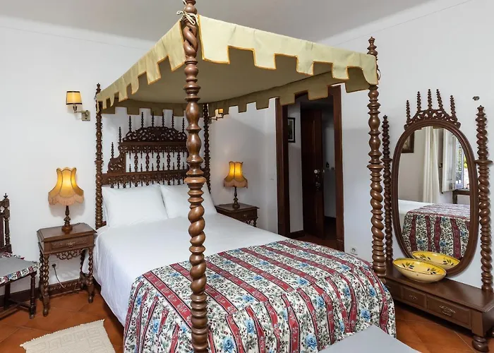 Casa De S. Thiago Do Castelo Guest house